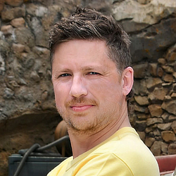 Headshot of Stephen Smith